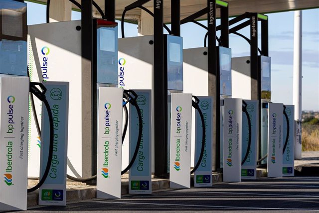 Iberdrola and bp pulse launch their joint venture for fast and ultra-fast charging in Spain and Portugal