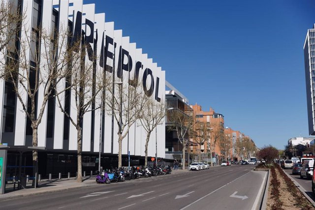 Repsol will pay a dividend of 0.4 euros gross per share next January