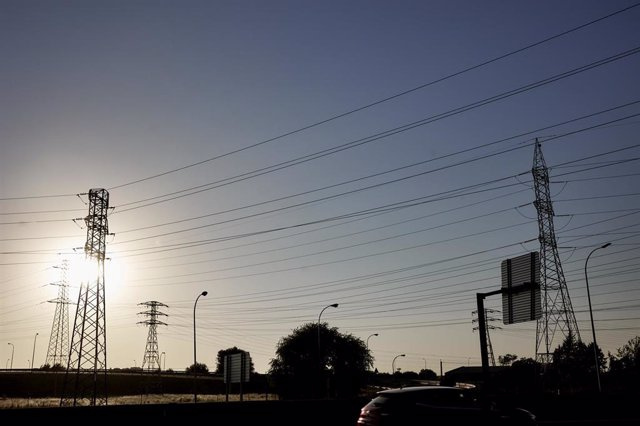 The price of electricity falls 10% this Saturday, to 46.62 euros/MWh
