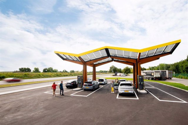 Fastned arrives in Spain with the first ultra-fast charging station for electric vehicles