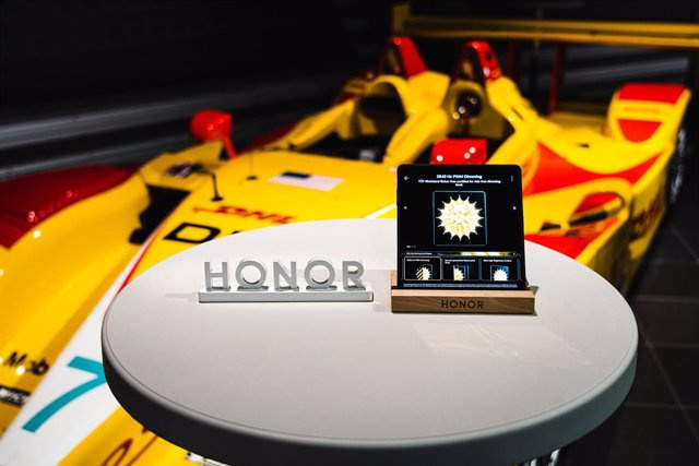 RELEASE: HONOR Magic V2, the world's thinnest folding smartphone, arrives from PORSCHE DESIGN