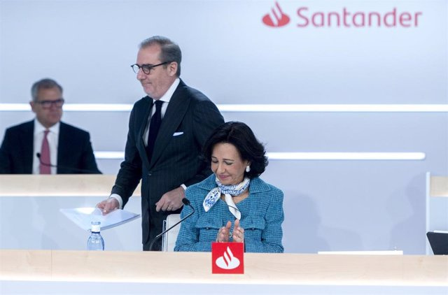 Santander places a bond of 3,750 million in three tranches with a demand of more than 6,000 million