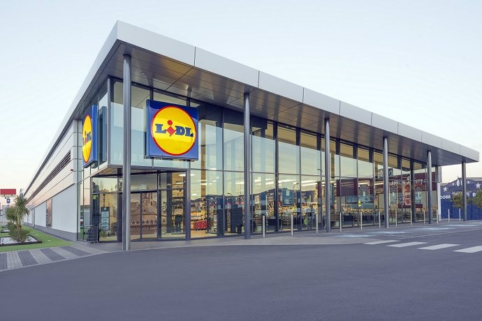 Lidl starts tomorrow a permanent price reduction campaign on more than 200 products in its assortment