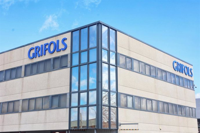 Grifols turns around and falls almost 4% after the "relevant deficiencies" detected by the CNMV
