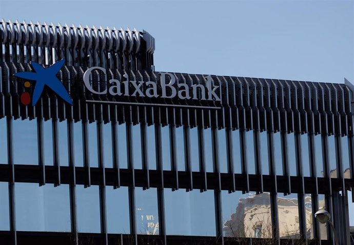 CaixaBank executes 35.3% of its share repurchase in three weeks of the program