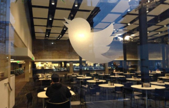 Twitter closes its offices amid a mass exodus of workers