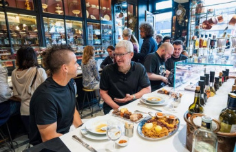 Apple CEO Tim Cook visits Spain to meet with local teams, clients and creatives