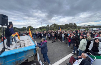 The farmers who cut the AP-7 in Cambrils (Tarragona) plan to continue "many more days"