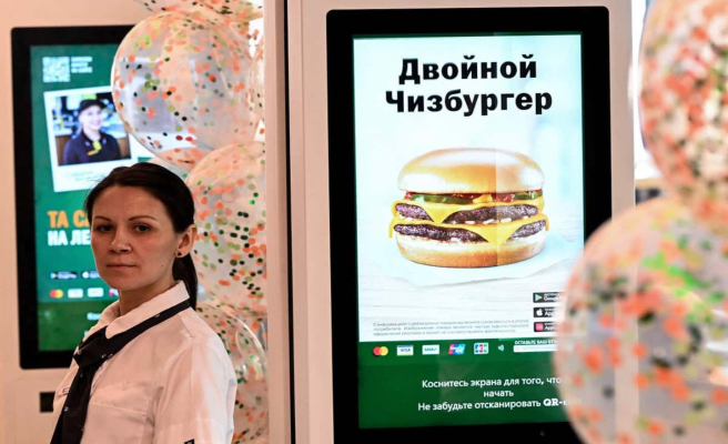 Nostalgic Russia opens its “Russian McDonalds”