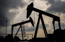 Brent oil barrel falls below $90, despite tensions in the Middle East
