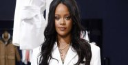 Rihanna becomes the singer and the richest in the...