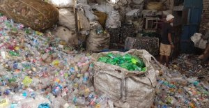 Recycling of plastic: India waives waste imports