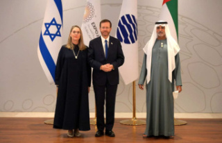 Israel signs with the Emirates its first free trade...