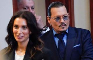 Johnny Depp wants to "resume the course of his...