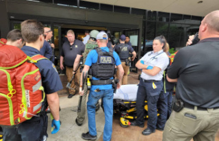 Four dead in shooting at US medical center