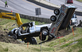 [IN IMAGES] Laval: a spectacular accident leaves three...