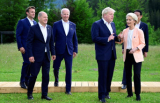The G7 has fun... on Putin's back