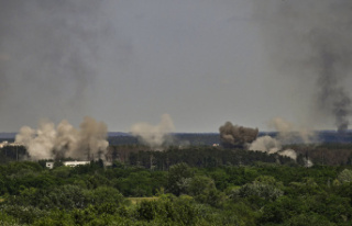 Nitric acid tank hit by Russians in Severodonetsk