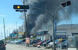 [PHOTOS] Major fire in the east end of Montreal