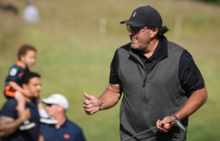 Mickelson always so comfortable with his choice