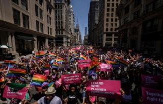 In New York, firecrackers sow panic at the pride march
