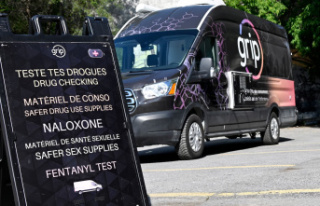 A mobile lab in front of Osheaga