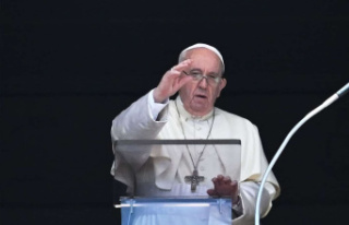 Residential school drama: Pope flies to Canada