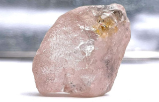Discovery of a pink diamond considered the largest...