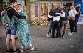 Denmark pays tribute to Copenhagen shooting victims