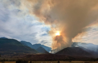 Wildfires: Lytton still under pressure