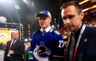 NHL: the Canucks draft another … Elias Pettersson
