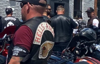 A procession of 1000 Hells Angels arrives in Toronto