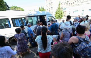 Ukraine: continuation of the evacuation of Sloviansk...