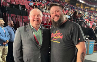 A well-known guest in Quebec surprises Bruce Boudreau