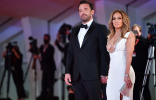 Boxing gala postponed because of the marriage of J-Lo...