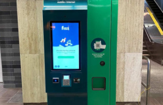 Fizz SIM card vending machines in the Montreal metro