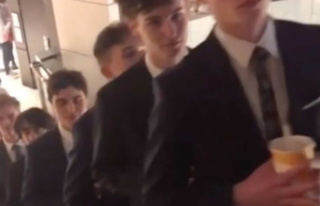 Viral challenge on TikTok: teenagers in suits who...