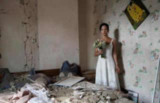 War or not, Ukrainians are rushing to get married