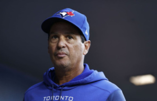 Blue Jays manager walks out