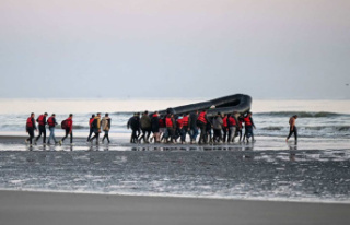 Nearly 700 migrants cross the Channel on small boats...
