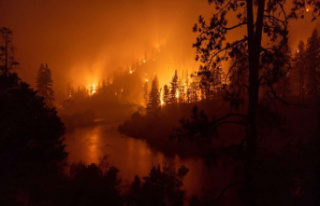 Largest fire of the year progresses in California