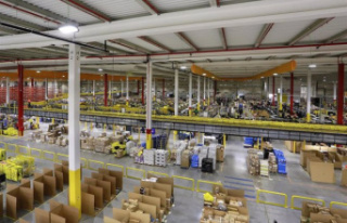 Amazon reopens the doors of its logistics centers...