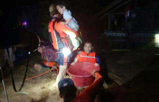 Philippines: eight dead in floods, tens of thousands...