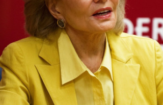 Journalist Barbara Walters dies aged 93