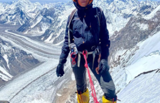 Marie-Pier Desharnais climbs to the top of Antarctica