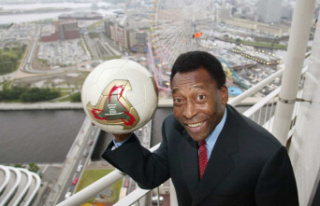 Brazilians bid farewell to legendary footballer Pelé