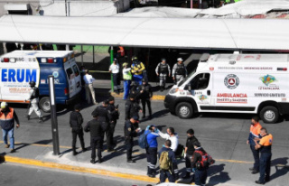 Mexico City: collision between two metro trains, one...