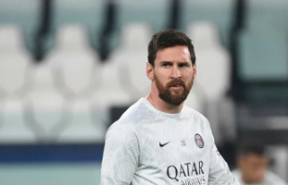 Lionel Messi back in training with PSG