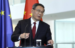 Chinese premier says China will continue to lead global...