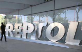 Repsol closes a program to buy back 35 million shares...